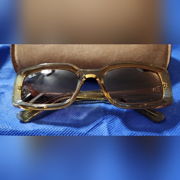 Stylish Ray-Ban Gold Sunglasses main image 9